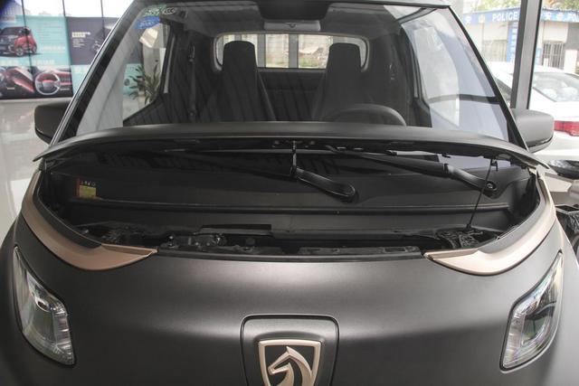 宝马换宝骏，车主买4万的新能源天天开，原因：因为省钱