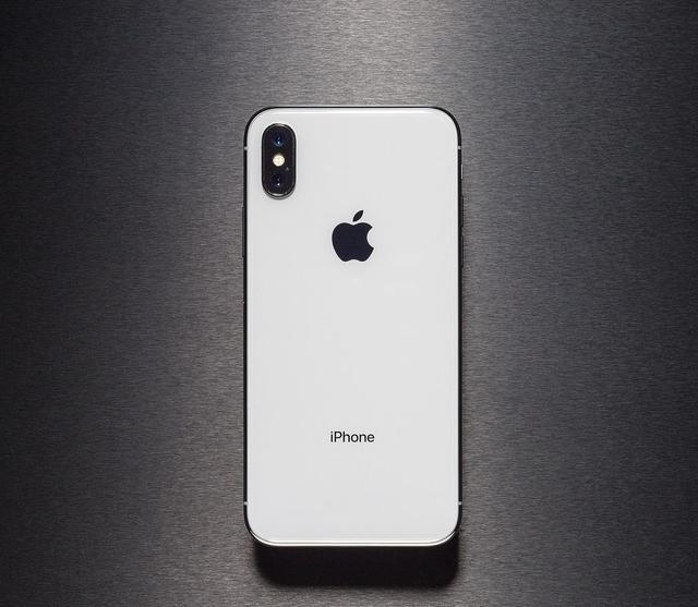 苹果首款全面屏之作，如今成二手机市场热度最高的手机！