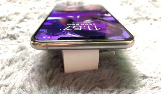 苹果真良心了，iPhone机皇大降4400，256G超视网膜OLED屏