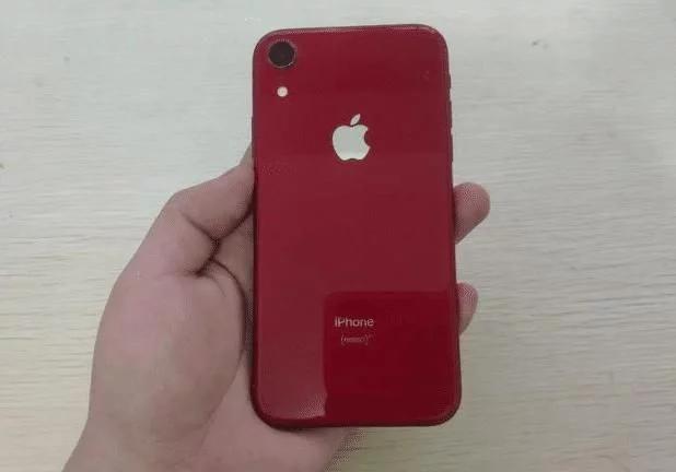 库克扛不住了！128GB+Face ID+18w快充，从6499元跌至3550元