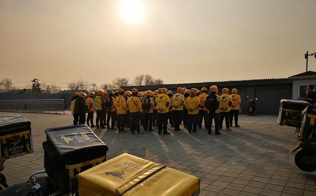 美团垄断抬价，对餐饮业落井下石？网友：饿了么加油，干掉美团