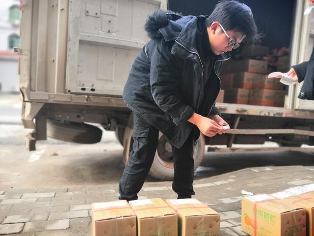 90后农村小伙，如何打破传统的农村电商模式，来打造农产品爆款