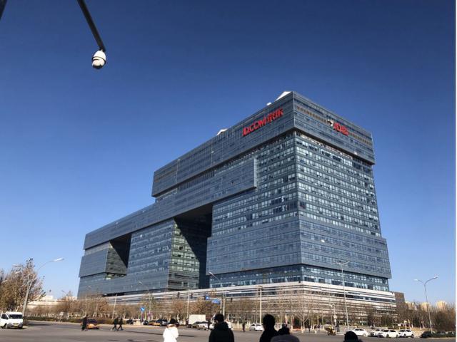 方舱医院背后的央企物业巨头：年入60亿，还管着阿里京东、大兴机场