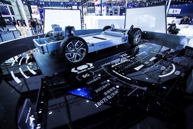 华为高管现身ARCFOX高端制造基地，首款高端智能纯电SUV上市提速