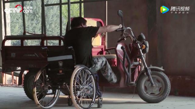 拿到阿里云客服工号的那一刻：“世界，真的把我当正常人了”