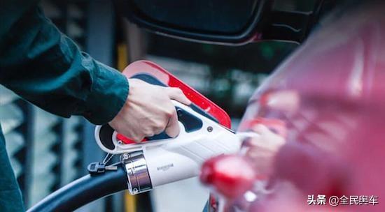 “基建狂魔”瞄准了充电桩，充电桩行业要爆发