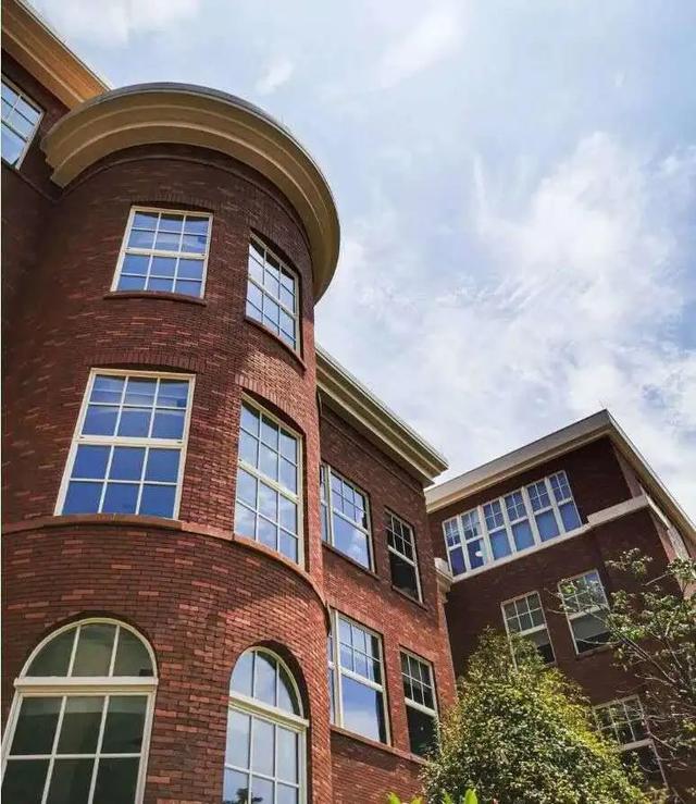 华为清华联合创办的“小清华”！这所学校一般的有钱人也进不去！