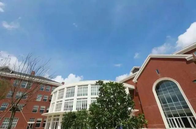 华为清华联合创办的“小清华”！这所学校一般的有钱人也进不去！