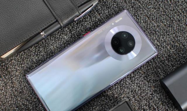 华为新专利曝光,年度旗舰有望使用,但被网友认为方向错了?