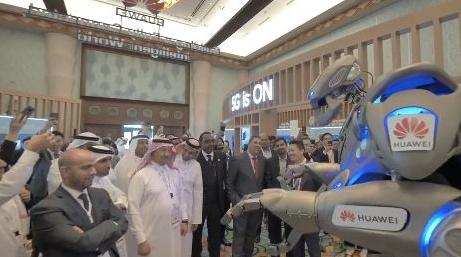 华为智能机器人推出！外观酷炫像“科幻战士”，备受中东国家关注