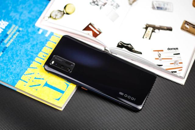 iQOO 3 体验：一专多能哪能样样精通