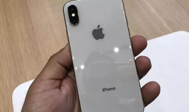 雷军正式宣布，郭台铭遭遇“劲敌”，富士康真的火烧眉毛了？