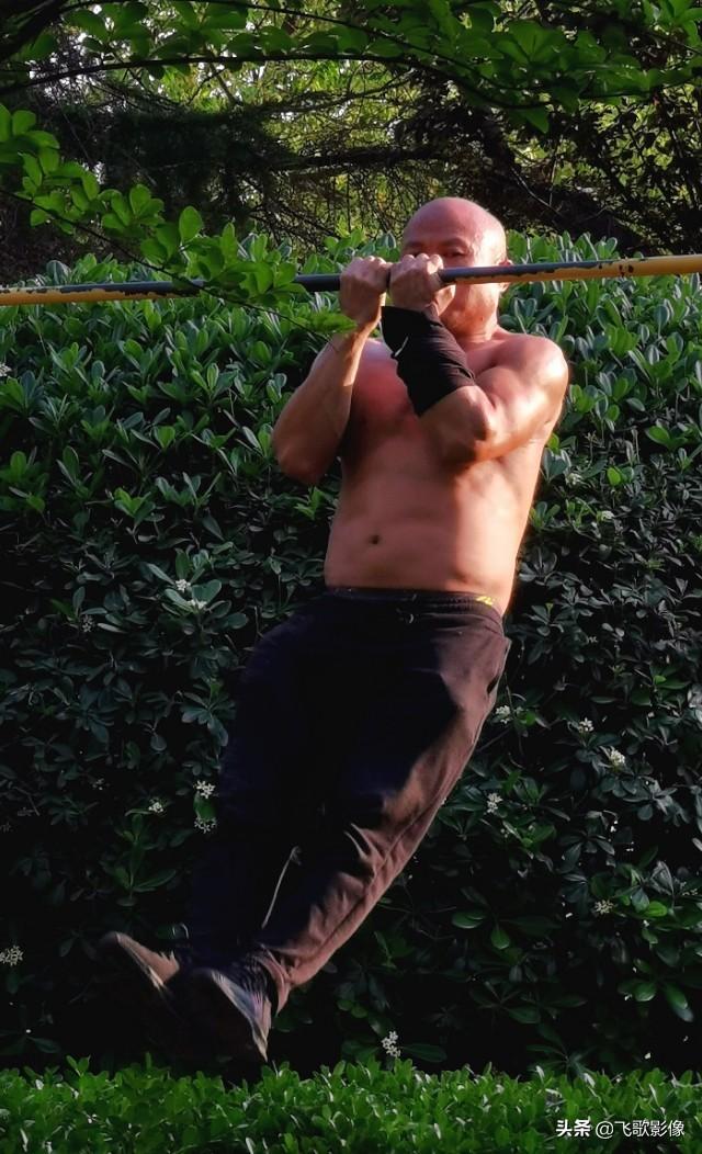 体验荣耀30，一句话：好漂亮！二句话：真爱她！三句话：娶回家！