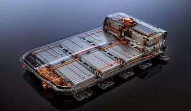 电动汽车多久换一次电瓶，换的电瓶相当于多少升汽油？