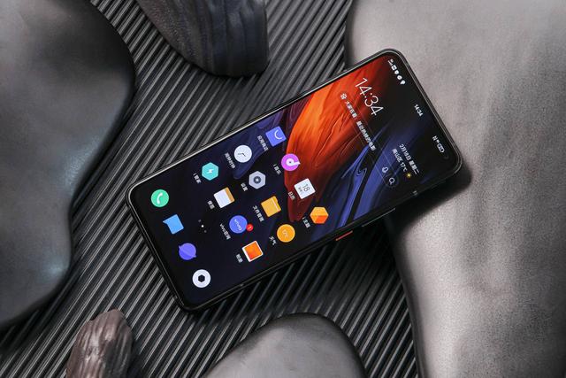 iQOO 3上手体验，原来“外美内强”才是它的真实力