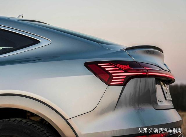 奥迪也拼了！新车比特斯拉酷炫，长超4米9+6块液晶屏，爆408马力