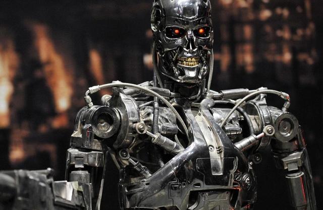 60%受访者担心机器人影响，人工智能威胁论也有，超人比人类强？