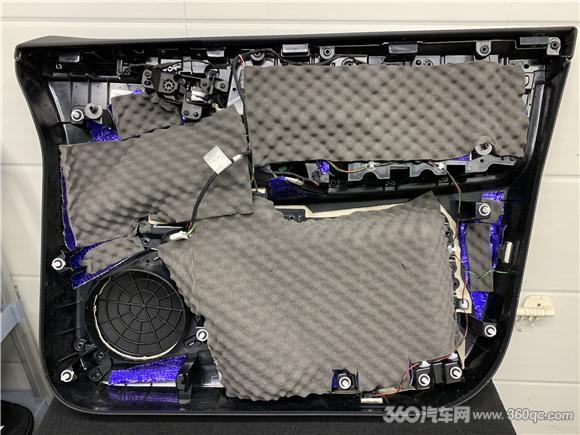 不再意会隔音效果用数据说话！特斯拉升级阿德萨天空系列整车实测