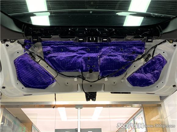 不再意会隔音效果用数据说话！特斯拉升级阿德萨天空系列整车实测