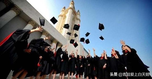 美国开始慌了！大批人才集体返华，西方：一直在替中国培养人才