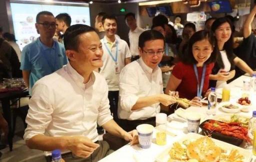 看了阿里食堂忍了，华为的也忍了，见到京东的：怪不得不舍得离开