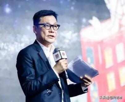 李国庆谈疫期裁员：慎裁，表示佩服刘强东能和快递员称兄道弟