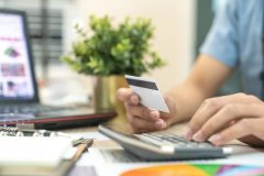 创业在2020：有人靠朋友圈卖货撑着，有人驾车1200公里去见投资人