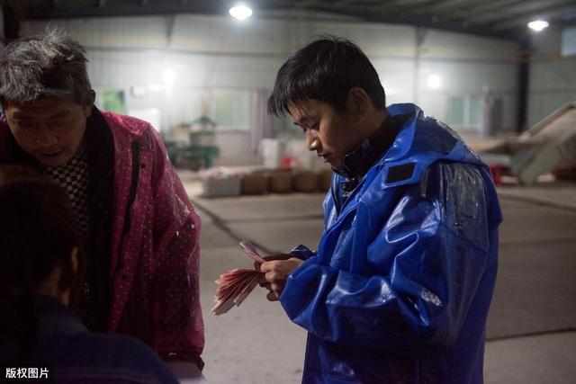 拼多多小伙20天卖掉10万库存！资金快速回流，废品变爆品！