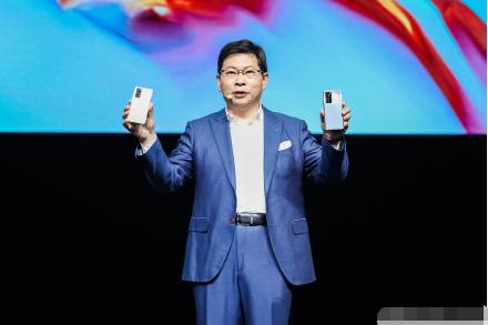 华为再现黑科技，百度高德遭遇危机？网友：不愧是任正非