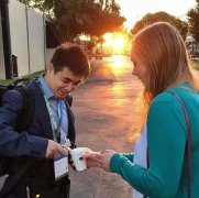 这个中国男人，为何被＂互联网女皇＂点赞？