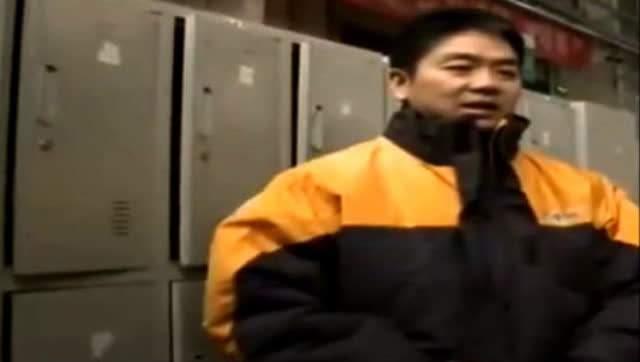 刘强东视察京东仓库，不熟练的动手能力让老员工嫌弃，被赶出门！