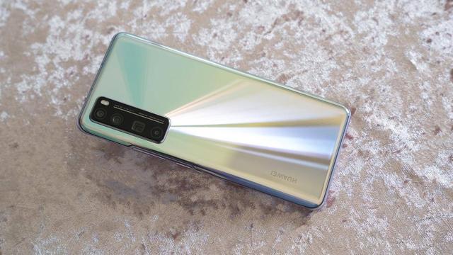 华为nova7 Pro精美图赏 优雅低调的时尚单品