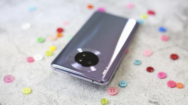 不在独有辨识度的华为Mate30，证明了是真的香！