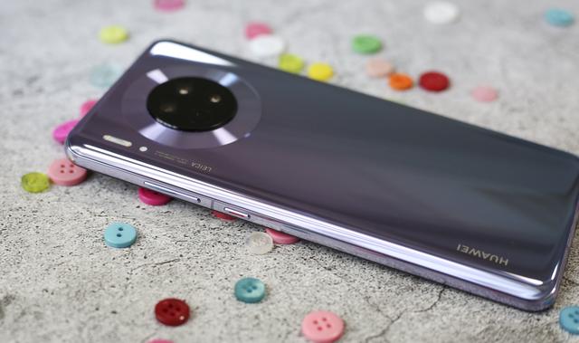 不在独有辨识度的华为Mate30，证明了是真的香！