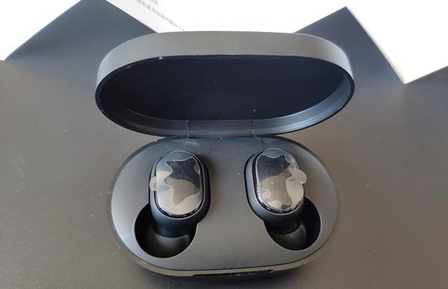 小米推出年轻人首款无线耳机！声道自动转换，120min续航，仅99.9