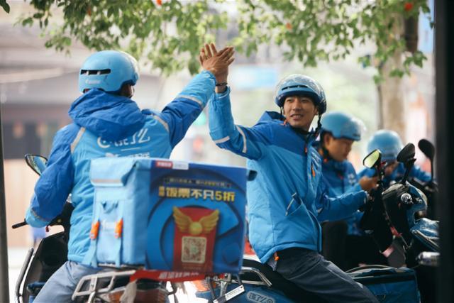 终于有人说清楚了，霸道蛮横的美团，为何向商家们妥协？