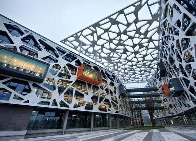 支付宝公司大楼为什么建在一个二线城市？