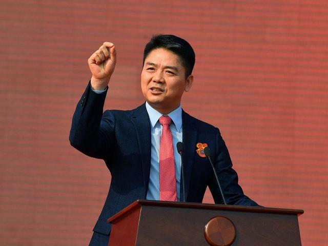 刘强东“出轨”后，天猫总裁中招，黄铮独善其身，笑纳180亿