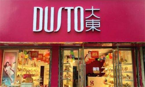 这个低调的鞋王，用传统实体店模式，干出了互联网扩张的速度