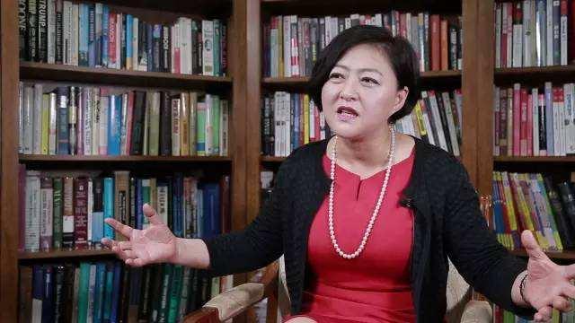 刘强东和陌生美女畅谈4小时，获得200万美金，网友：东哥真行！