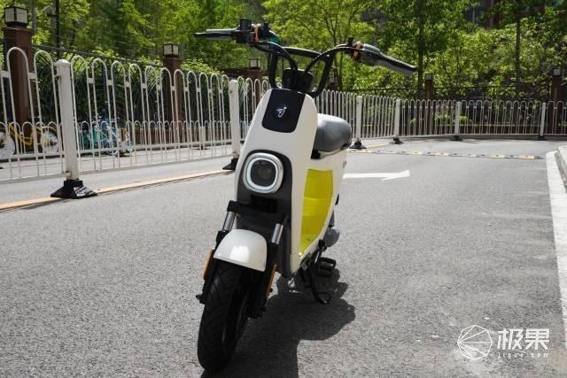 5000块“风火轮”+特斯拉黑科技！"一屁启动”说走就走