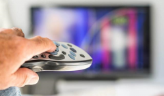 互联网电视挤压下的市场，传统黑电商创维有何新举动？