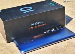 一加8贴上谷歌标语，华为kol进行“双标”，一加产品经理痛斥：你有病吧