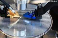 国产光刻机只能量产90nm，ASML光刻机下半年量产5nm，差距不止20年