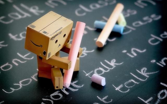 特朗普因4点不满，强令提高邮包收费，消费者和中国企业面临多输