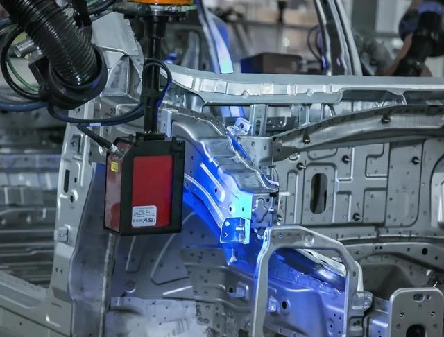 不输特斯拉，站在UNI-T背后的长安「超级工厂」