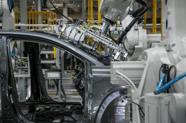 不输特斯拉，站在UNI-T背后的长安「超级工厂」