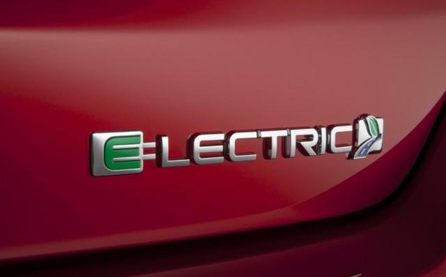 当年特斯拉Model E被福特抢注，马斯克想到了一个办法