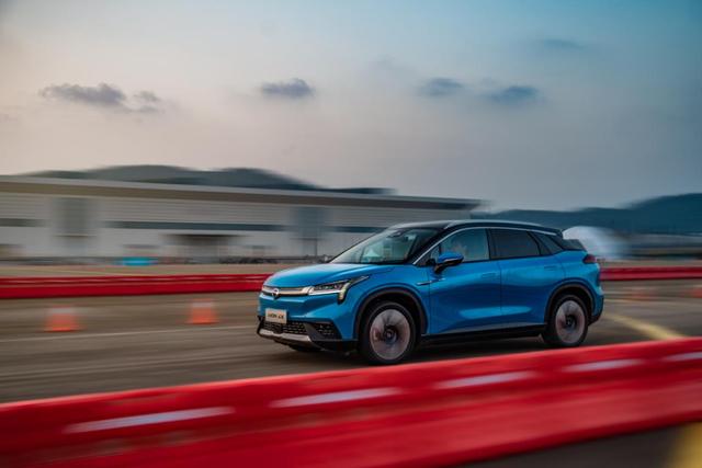 20万元预算，特斯拉Model 3真不香，懂车的人可以看看这款纯电SUV