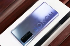 光影流动之美｜荣耀30 Pro+钛空银图赏